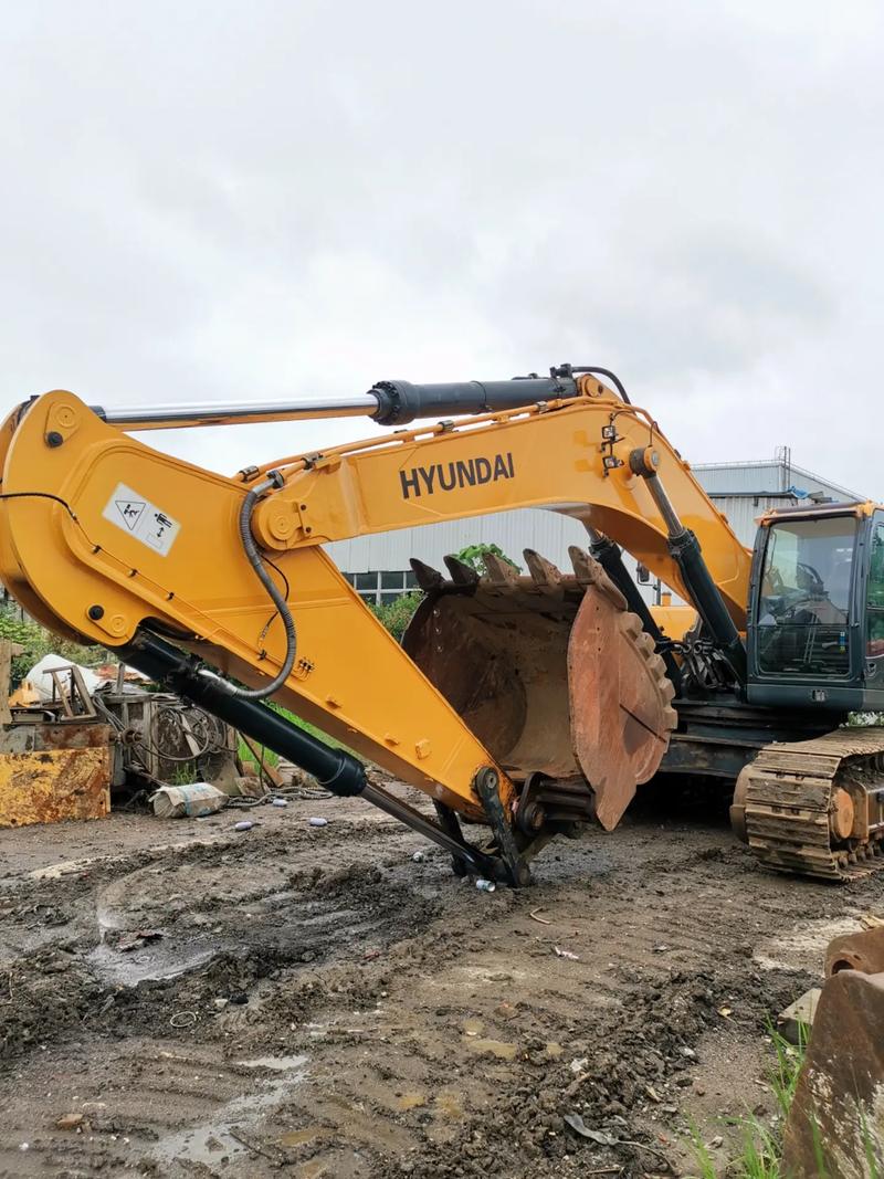 現(xiàn)代485vs二手挖掘機(jī)#挖掘機(jī) #二手挖機(jī) #現(xiàn)代挖掘機(jī)