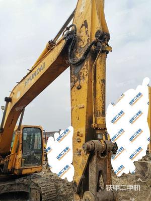 現(xiàn)代R215-7挖掘機(jī)