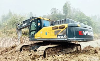 一代神車R350LVS挖掘機的崛起之路——現代工程機械用戶采訪實錄