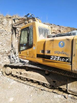 現代R225LC-7挖掘機 高效工程作業的可靠伙伴