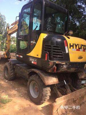 現(xiàn)代R60W-7挖掘機(jī) 高效靈活的城市建設(shè)伙伴